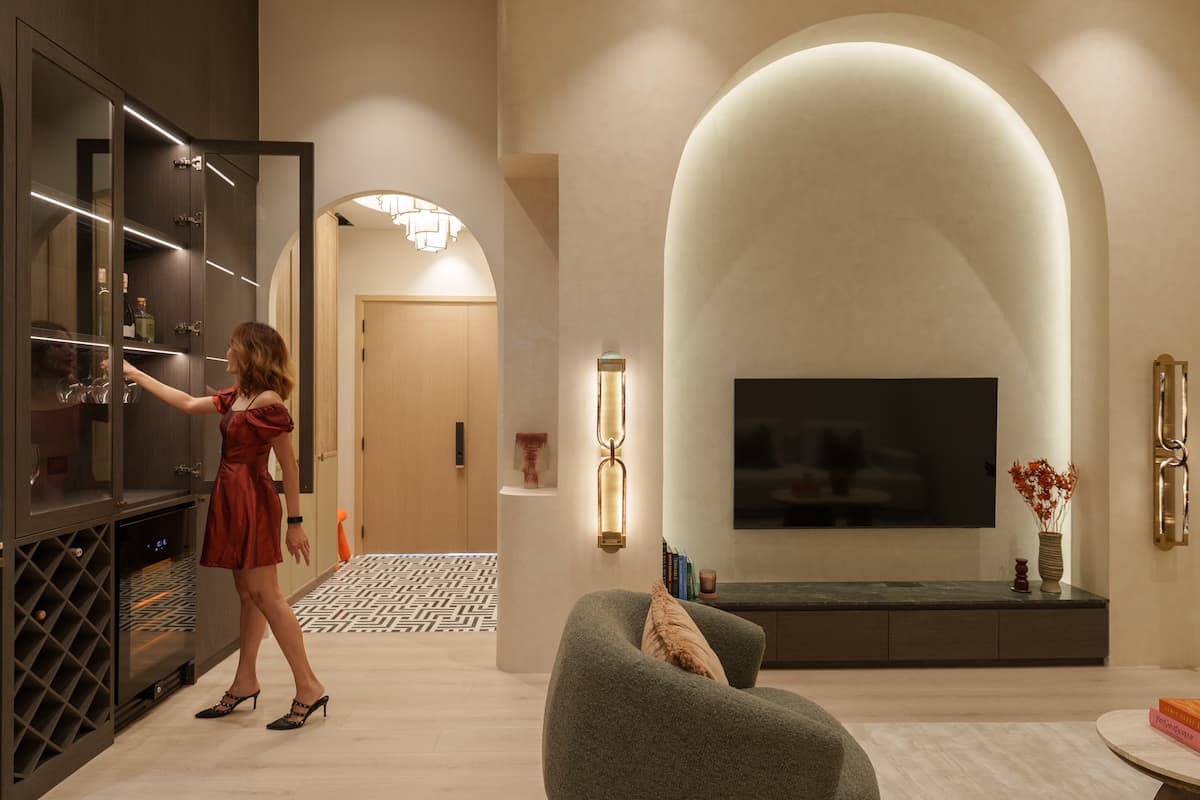 Spacious living room at a luxury four-bedroom house in Huai Khwang, Bangkok